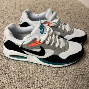 Nike Women’s Air Max Correlate